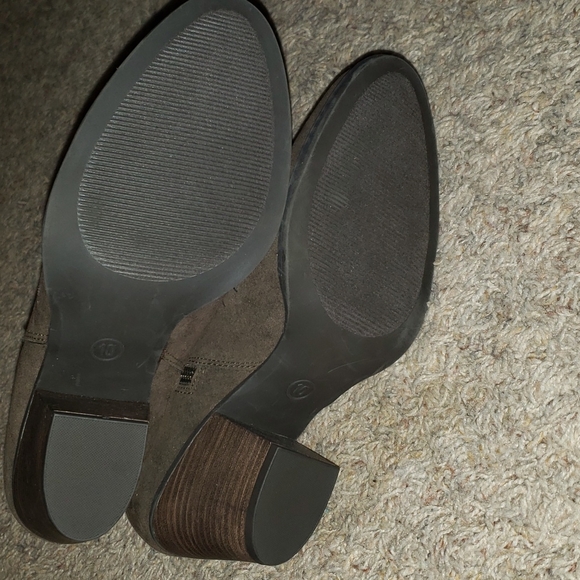 Cute cut out Ankle Boots - Picture 2 of 5